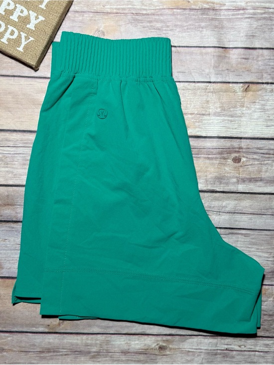 lululemon athletica Pants - Lululemon Stretch Woven
Relaxed-Fit HR Short size XS Kelly Green